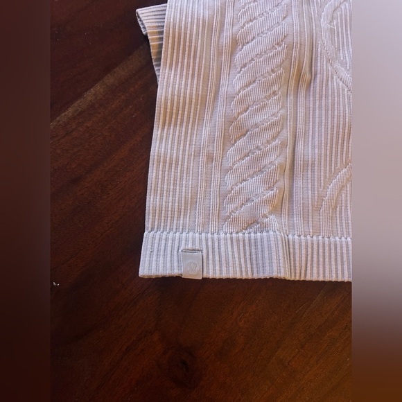 Lululemon Rest Less Pullover in heathered Silver Spoon - Picture 6 of 9